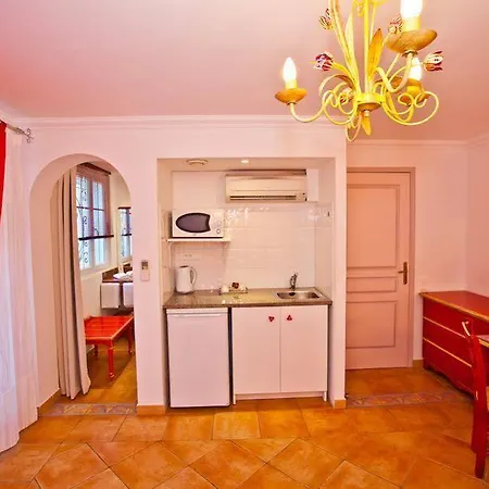 Hoteliere La Pinede Bleue Otel